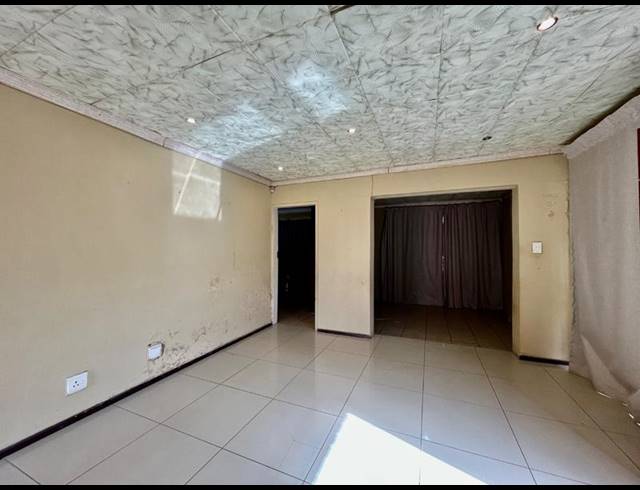 3 BEDROOM HOUSE FOR SALE IN KARENPARK